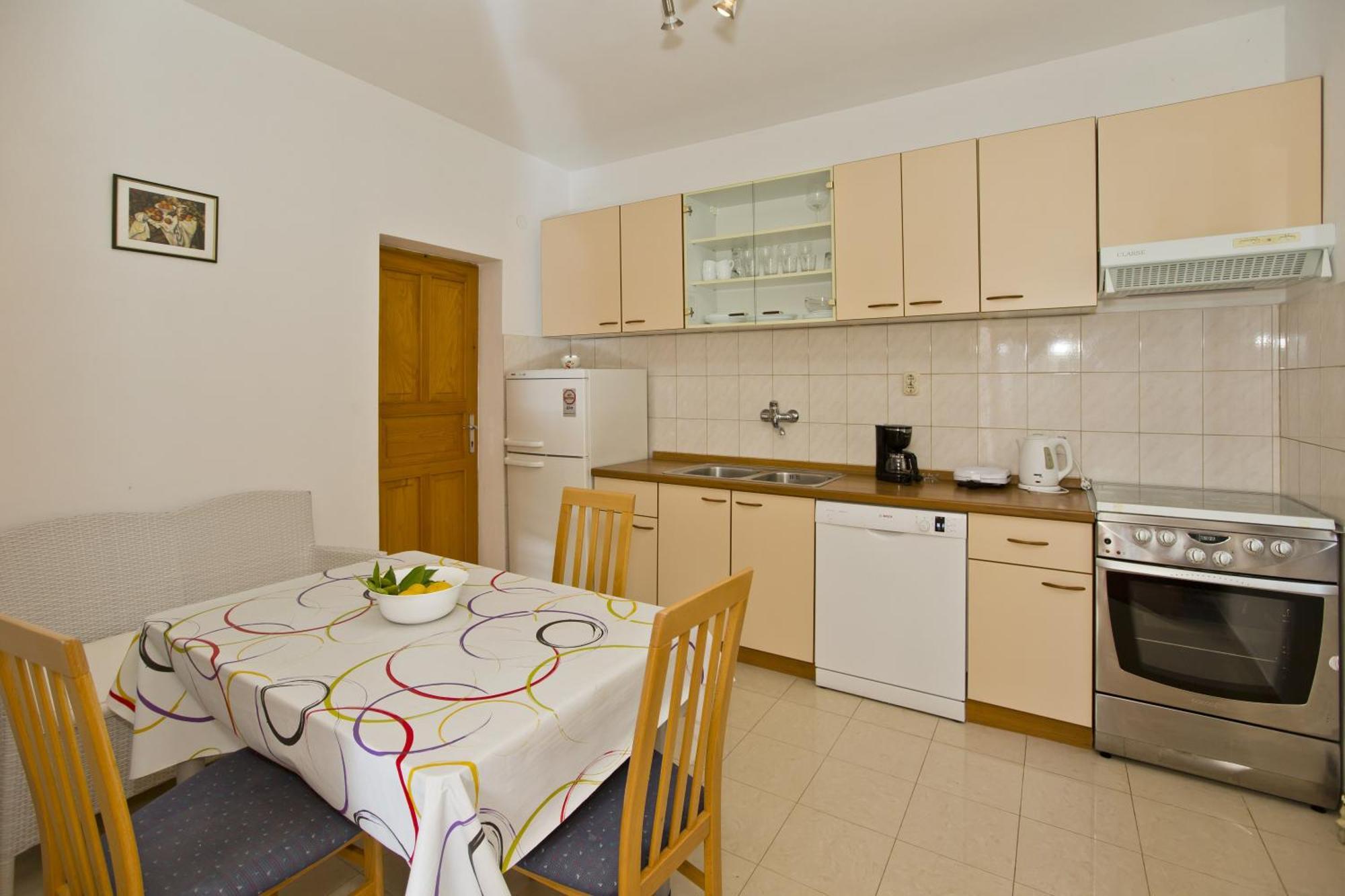 Apartment Lucija *
