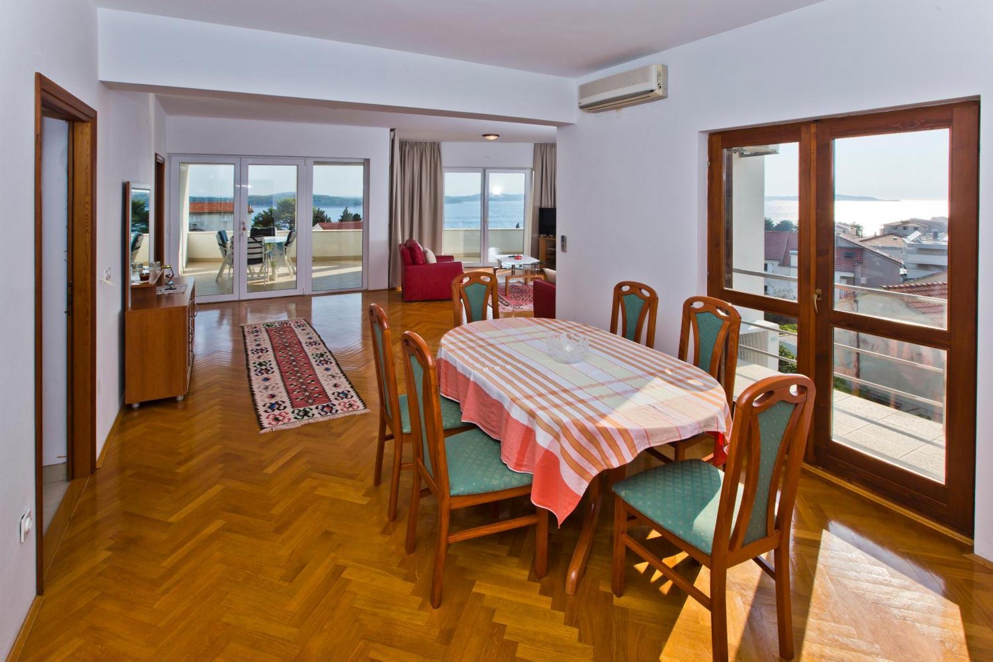 Appartement Lucija *